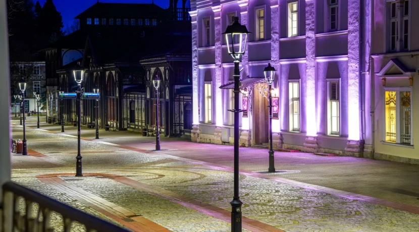 Dekoracyjne oświetlenie deptaka i iluminacja fasady w Szczawnie-Zdroju – Telfa